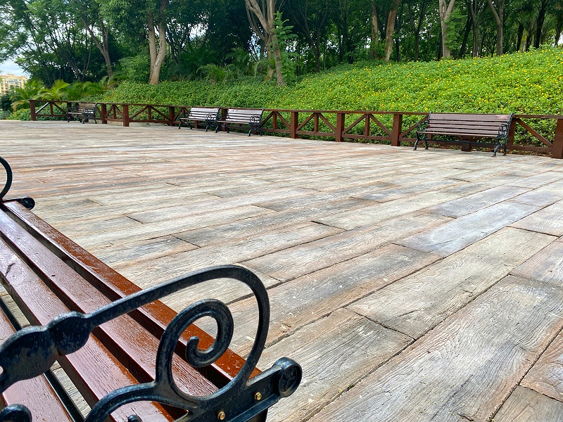 仿木紋PC特色鋪裝