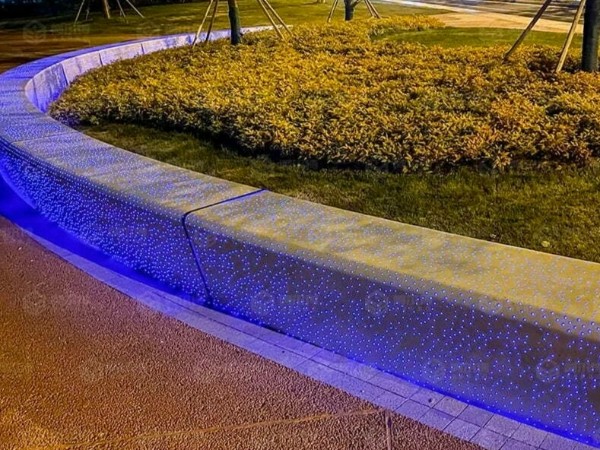 <i style='color:red'>透光混凝土坐凳</i>：點(diǎn)亮空間的藝術(shù)坐具