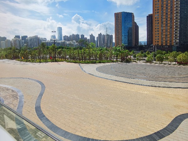 呈貢文體活動中心建設(shè)項目采用筑輝透水PC磚